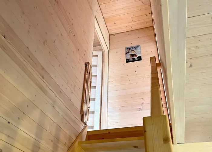 Kwiatowa Laka Nyaraló Sliwin